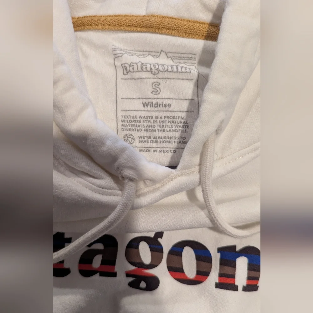 Patagonia Women's White Hoody Sweatshirt - Picture 4 of 6